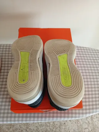 Zapatillas Nike Baloncesto Negras y Verdes