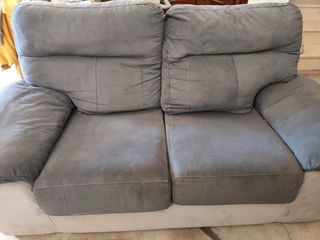 2 sofás en perfecto estado, de 2 plazas y 3 plazas