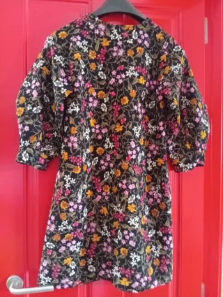 Vestido Zara floral negro talla S