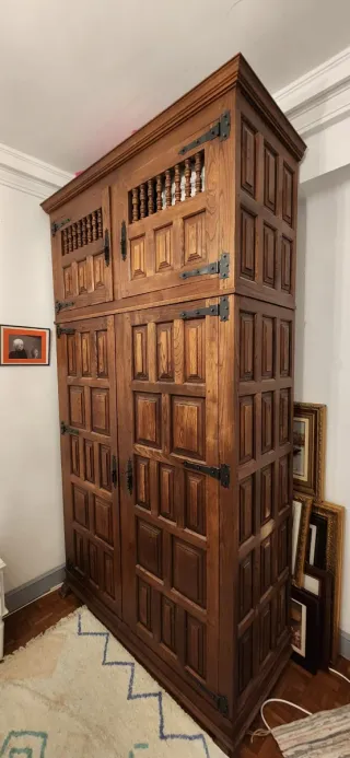 Armario antiguo castaño