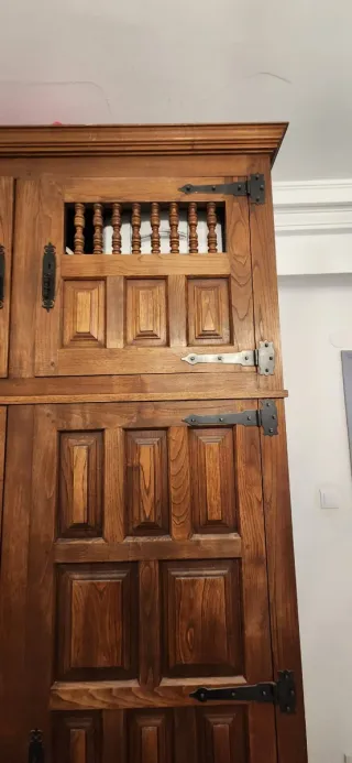 Armario antiguo castaño