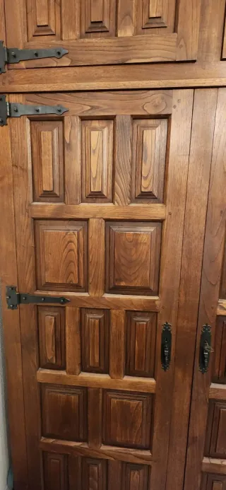 Armario antiguo castaño