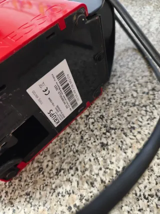 Cafetera Nespresso Roja