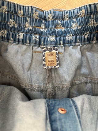 Pantalón vaquero mujer con corchetes