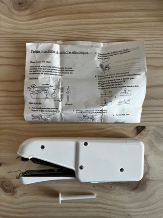 Máquina de coser eléctrica portátil