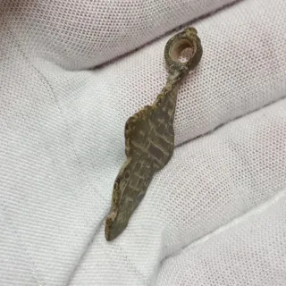 Cruz medieval de bronce