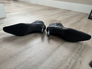 Botines tacón aguja negros