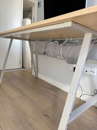 Scrivania in legno e metallo