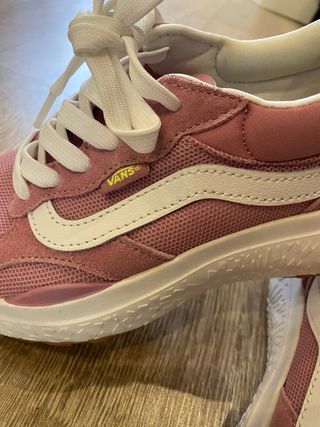 Zapatillas Vans Ultrarange VR3 rosas y blancas