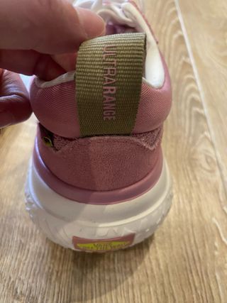 Zapatillas Vans Ultrarange VR3 rosas y blancas