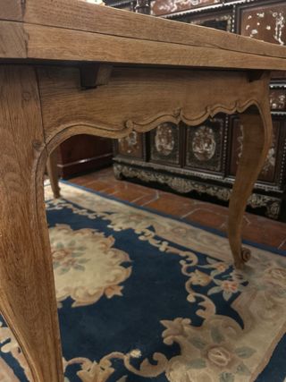 Mesa de comedor antigua