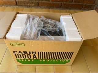 Proyector de diapositivas Cabin 1000A