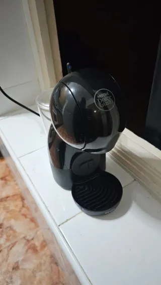 Cafetera Nescafé Dolce Gusto Negra