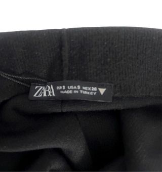 Talla S. Falda fluida de terciopelo negro ZARA