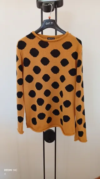 Maglioncino senape e nero pois