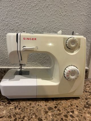 2 máquinas de coser Singer y Alfa – Para reparar o