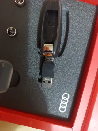 Caja de accesorios Audi