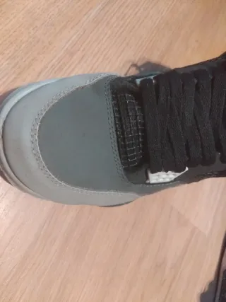 Jordan 4 Talla 40 Negro Gris