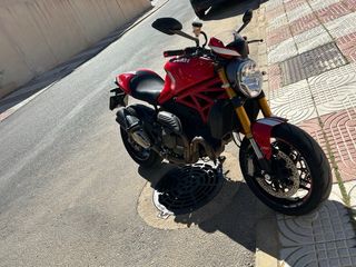 Ducati Monster 821 STRIPE