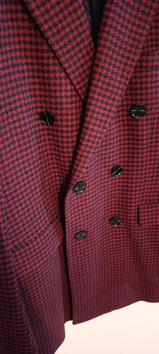 Abrigo Doble Botonadura Rojo y Negro. Talla 52