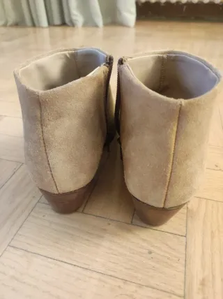 Botín ante marrón tacón bajo