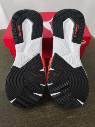 Zapatillas Puma Negras y Rojas Talla 40.5/44