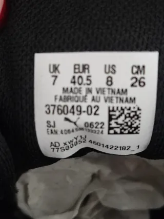 Zapatillas Puma Negras y Rojas Talla 40.5/44