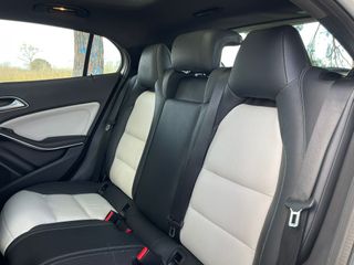 Mercedes-Benz GLA250 2015