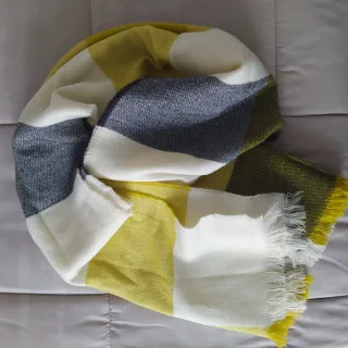 Bufanda grande cuadros amarillo y gris