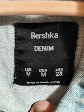 Chaqueta vaquera desgastada