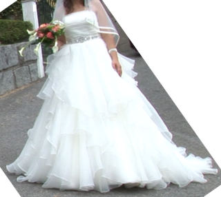 Vestido de noiva com véu