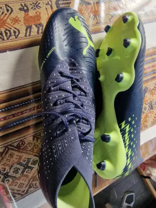 Botas de fútbol talla 44 nuevas 40euros