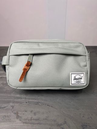 Neceser Herschel verde y marrón