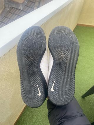 Zapatillas Nike Futbol Sala Negras y Blancas