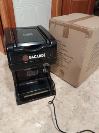 2 Triturador de hielo Bacardi una aun embalada
