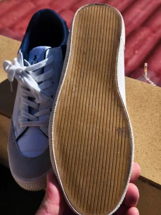 Zapatillas Lois Blancas y Azul Marino