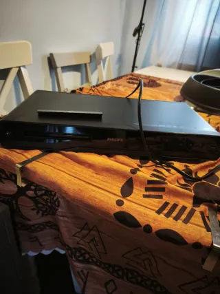 Reproductor DVD SEG Y Blu-ray PHILIPS.