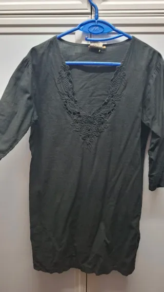 Blusa boho negra con bordado