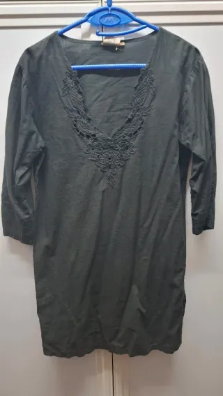 Blusa boho negra con bordado