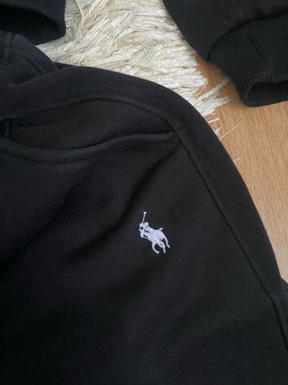 Tuta Polo Ralph Lauren Nera che veste come una S