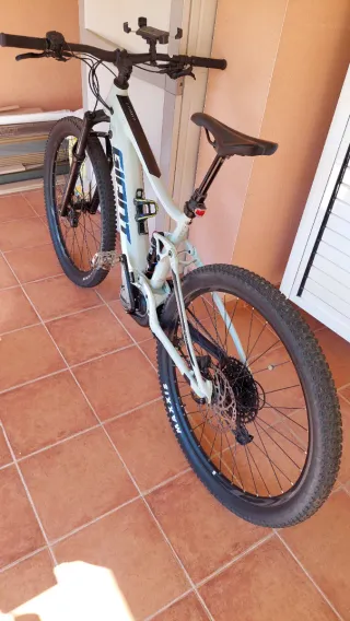 Bicicleta Eléctrica Giant Stance e 29er con 1100km