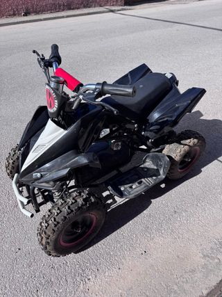 Mini Quad Eléctrico Negro y Rojo