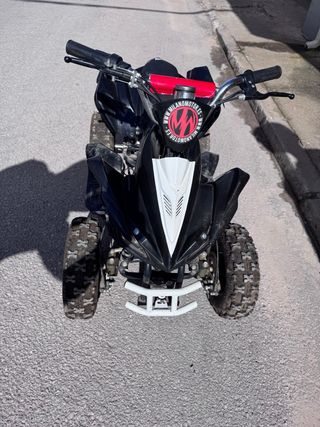 Mini Quad Eléctrico Negro y Rojo