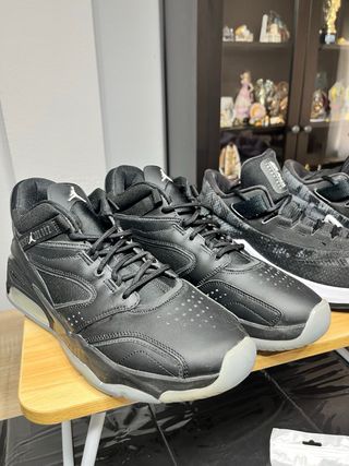 CHOLLO!! 2 Pares Nike Air Force y Jordan!