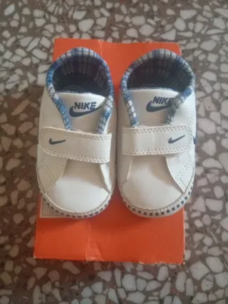 Zapatillas Nike bebé talla 18,5