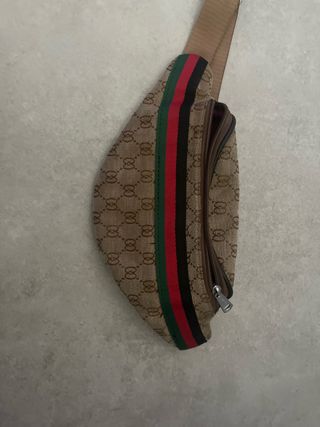 Riñonera Gucci GG Supreme