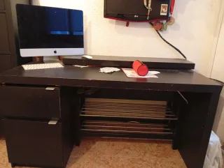 Escritorio ancho de madera