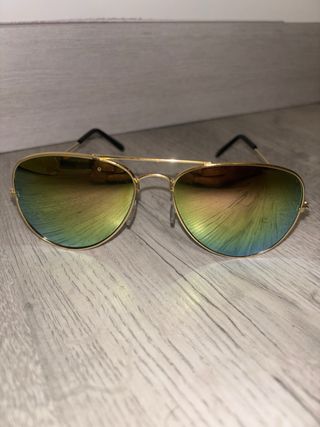Gafas de sol aviador doradas