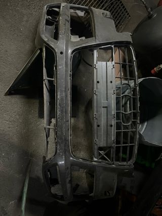 Paragolpes Q7 para pintar aleta conductor.