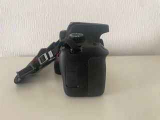 Cámara Canon EOS 4000D Negra